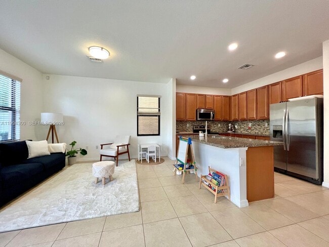 Building Photo - 649 NE 191st St