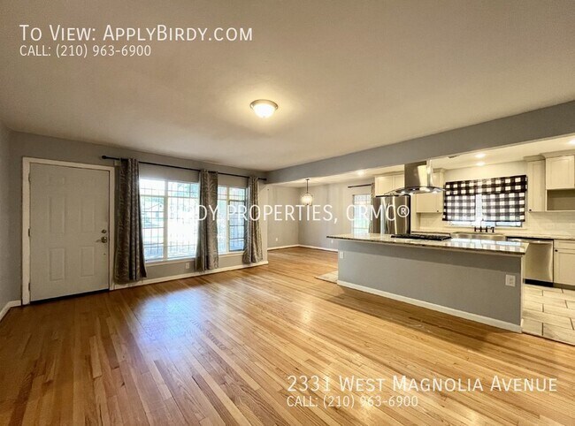 Building Photo - **3 Bed, 2 Bath Home with Detached Garage/...