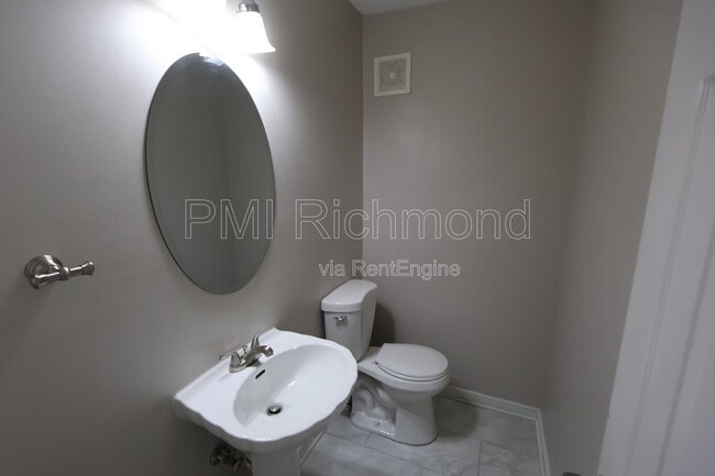 Building Photo - 9824 Willow Glen Ct