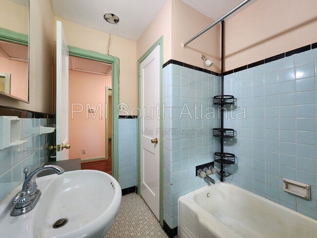 Building Photo - 2480 Spring Garden Dr SW