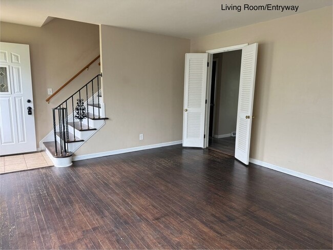 Building Photo - Newly Renovated - Spacious 4 Bedroom - 2 B...