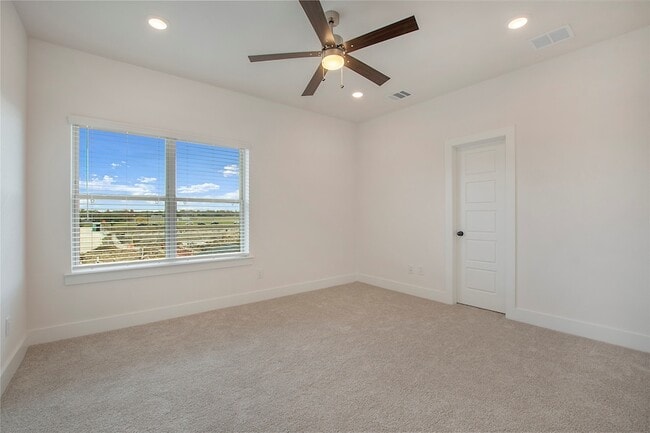 Building Photo - 4413 Cave Spgs St