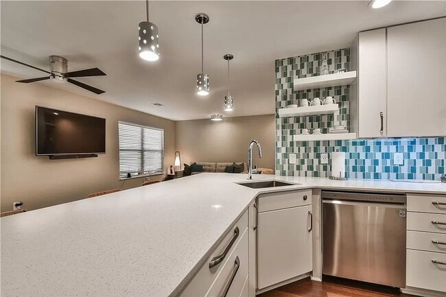 Building Photo - Urban Living in Downtown OKC - 2 Bedrooms/...