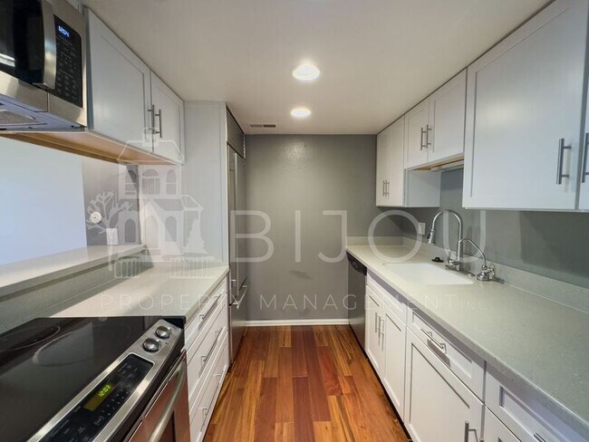 Building Photo - 1022 Fontmore Rd