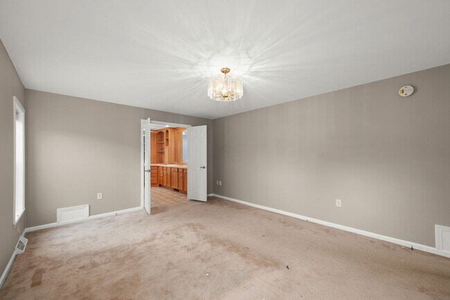 Building Photo - Milton Gem for Rent! Spacious 3BR Home, pe...