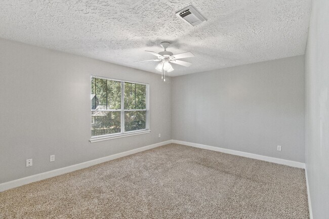 Building Photo - 11823 S Red Cedar Cir