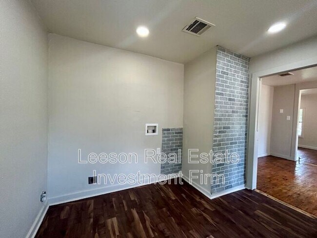 Building Photo - 7041 Penny St