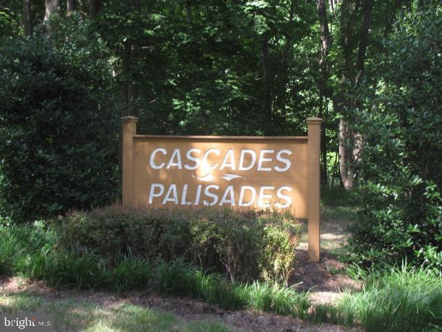 Building Photo - 2576 Tree House Dr