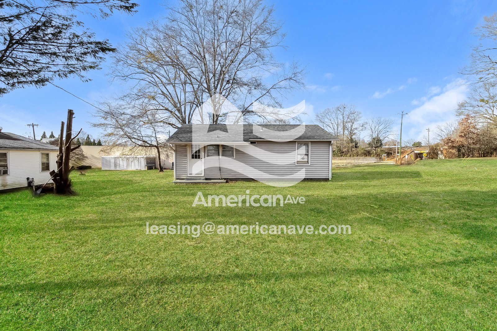 Building Photo - 202 Oak St