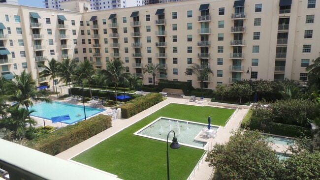 Building Photo - 610 Clematis St