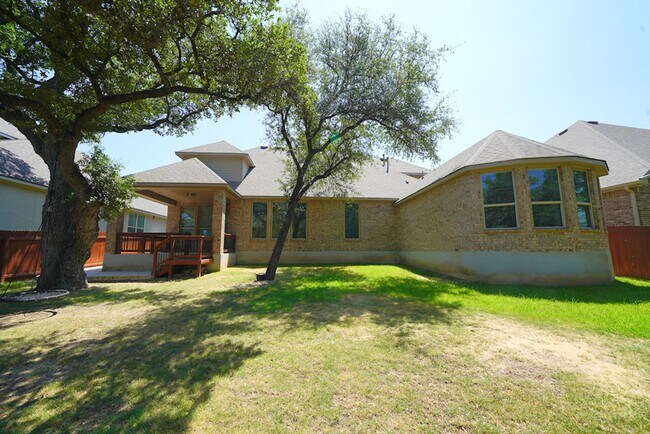 Building Photo - Executive Style Rental Now Available in Bo...