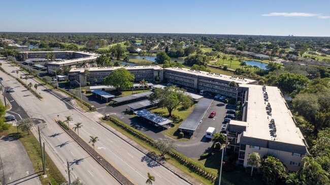 Building Photo - ** COUNTRY CLUB MANOR ** 2 BED / 2 BATH - CONDO - 55+ COMMUNITY - REMODELED - ANNUAL RENTAL