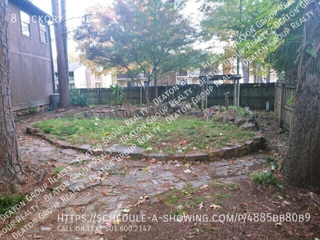 Building Photo - 8 Hickory Ln