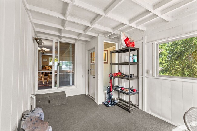 Building Photo - 1490 Carobelle Ct