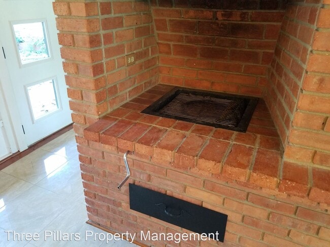 Building Photo - 4 br, 3 bath House - 503 21st SW