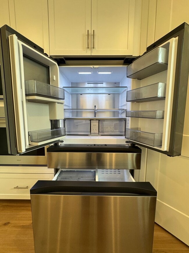Building Photo - BRAND NEW 4 BED, 3.5 BATHS, 2070 SQ FT TOWNHOME BY KH HOMES