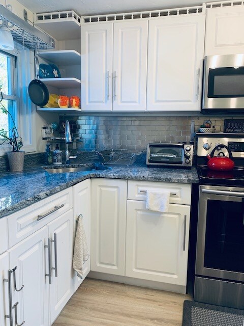 Building Photo - 153 Commercial St