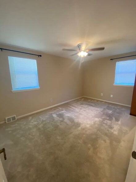 Building Photo - 10860 Parlin Terrace