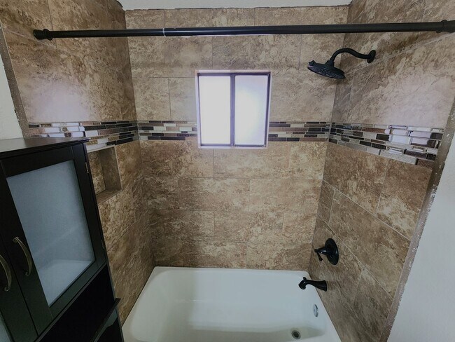 Building Photo - 3362 Highridge St