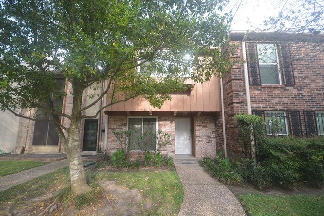 Primary Photo - 9419 Fondren Rd