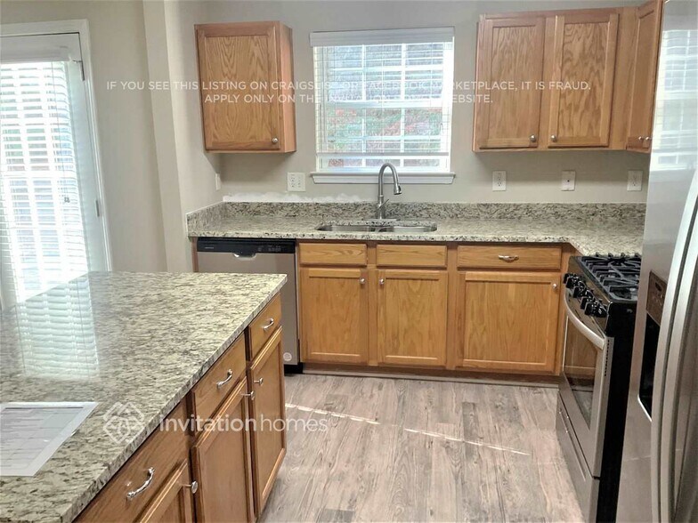 Building Photo - 1840 Skylar Leigh Dr