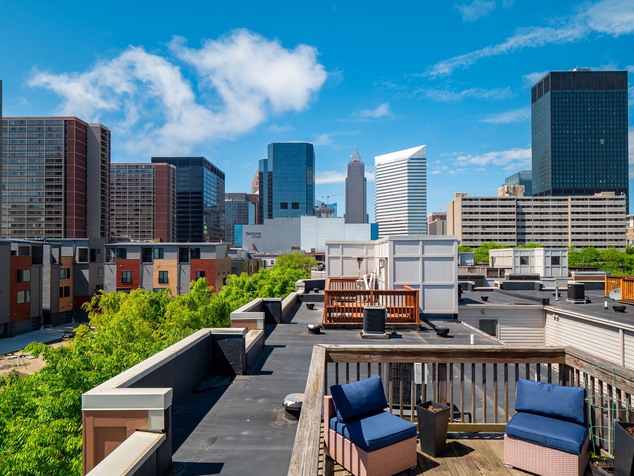 Building Photo - 1471 Lindazzo Ave