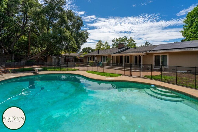 Building Photo - Gorgeous Four Bedroom Home | Expansive Backyard | Swimming Pool