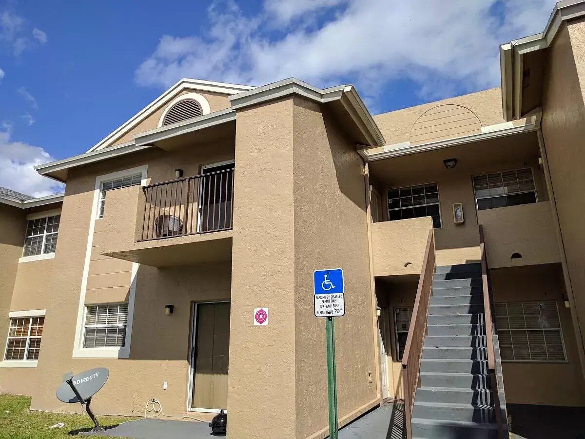 2nd floor - 1881 NW 96th Ter