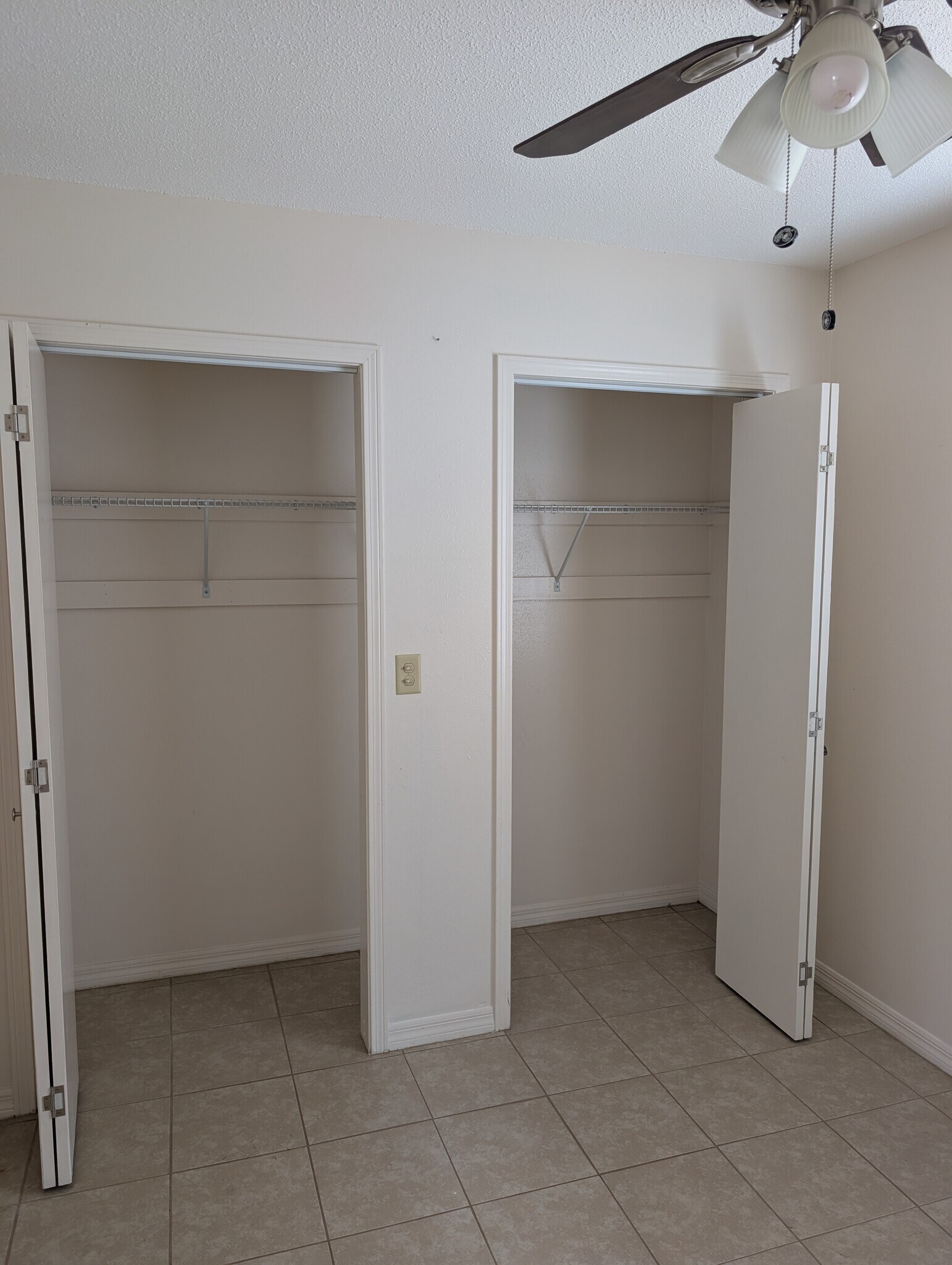 Building Photo - 371 NW Lake City Ave