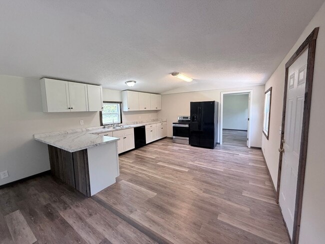 Building Photo - Fully Remodeled 3 Bedroom, 2 Bath Home in the Country – Versailles, KY