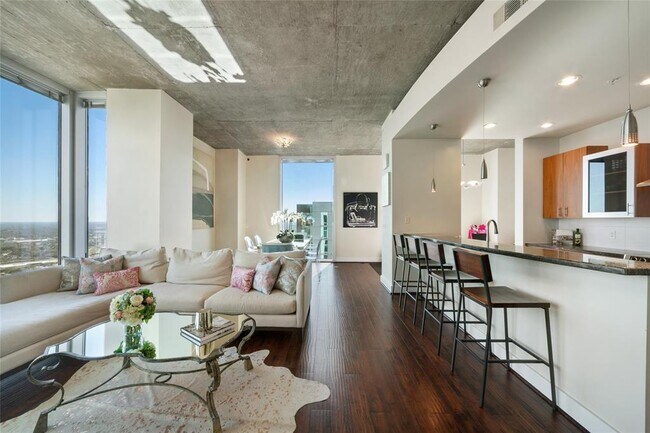Building Photo - 5925 Almeda Rd