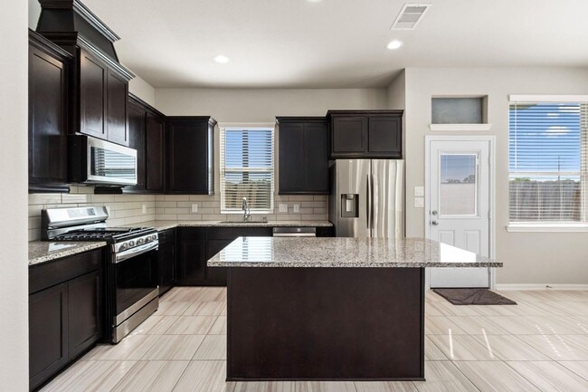 Building Photo - 2531 Terrace Point Dr