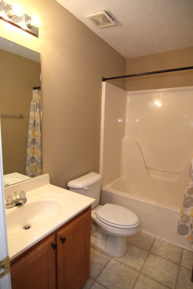 Building Photo - 323 Shoshone Pl