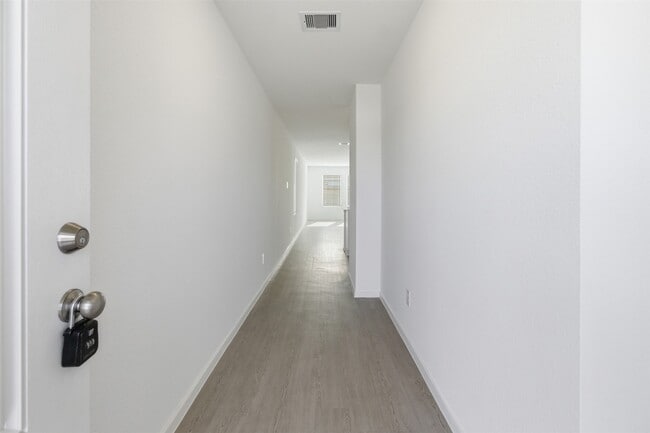 Building Photo - 19747 US-59