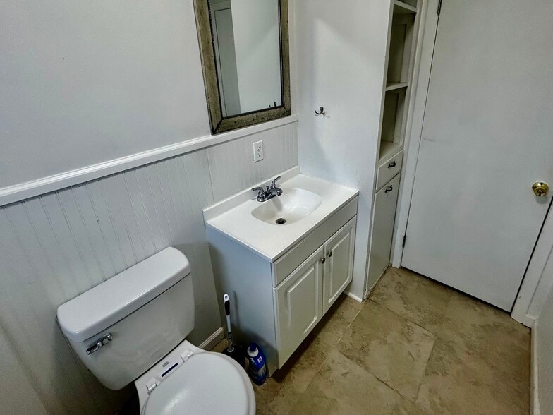 Building Photo - 2632 Ouachita Cir