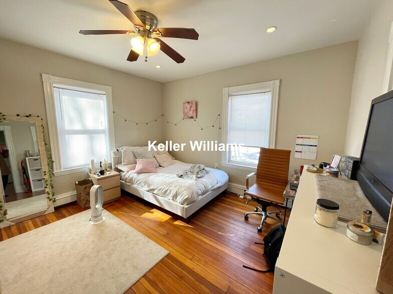 Building Photo - 76 Parker Hill Ave