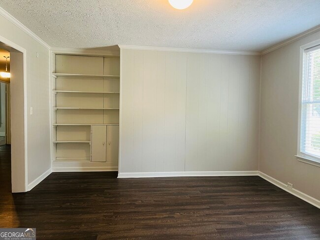 Building Photo - 513 Harwell Ave