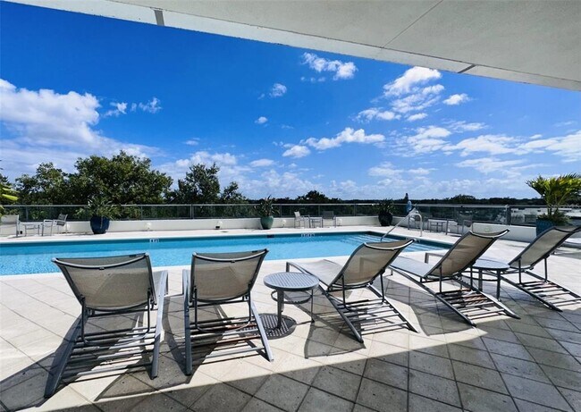 Building Photo - 101 S Eola Dr