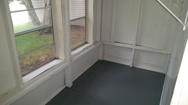 Building Photo - 2 Bedroom 1 bath house