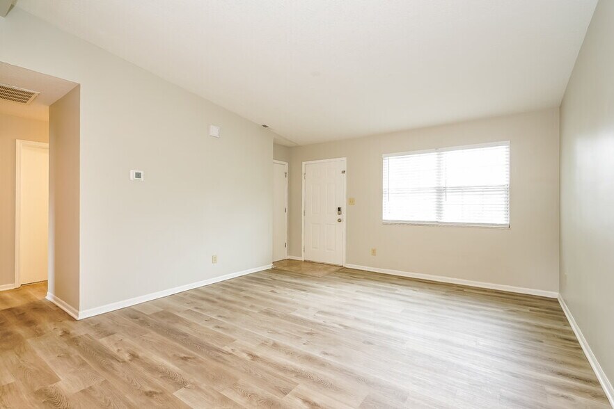 Building Photo - 3628 Valley Lake Dr