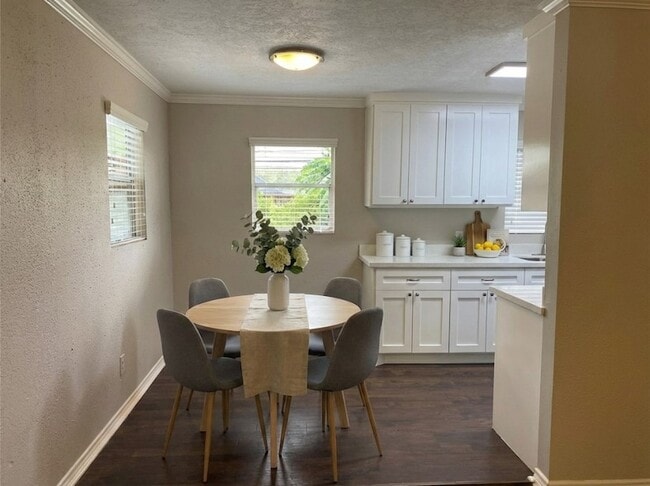 Building Photo - 518 Big Deer Dr