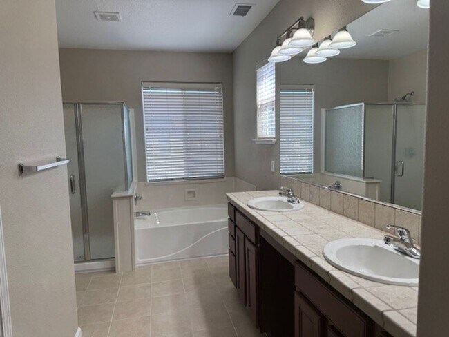 Building Photo - Three Bedroom Damonte Ranch Home