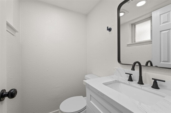 Building Photo - 1107 Progreso Dr