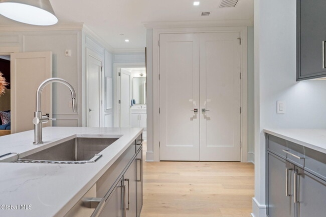 Building Photo - 19 Washington St