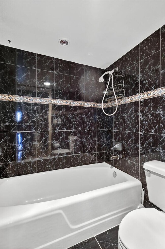 Building Photo - 20355 NE 34th Ct