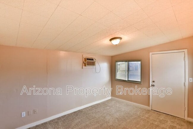 Building Photo - 2237 W Cortez Ave