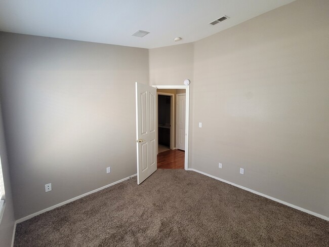 Building Photo - 2563 Spruce Creek Dr