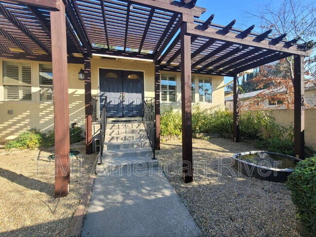 Building Photo - 7817 Palmyra Dr