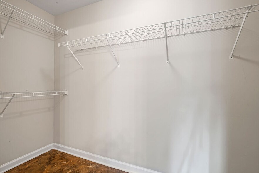 Large Walk in Closet in Master Bedroom - 1803 Broadway
