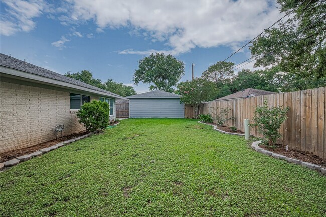 Building Photo - 8314 Burning Hills Dr